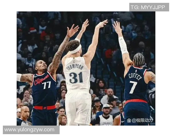 快船与独行侠激战G4赛场惊心动魄的季后赛对决回顾