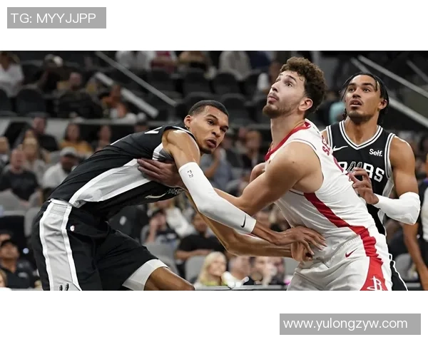 马刺与火箭季后赛首战精彩对决谁能率先夺得胜利引发球迷热议